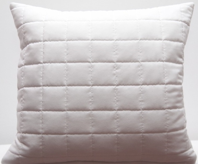 Klasyczna biała ozdobna pikowana poszewka na poduszkę 40x40