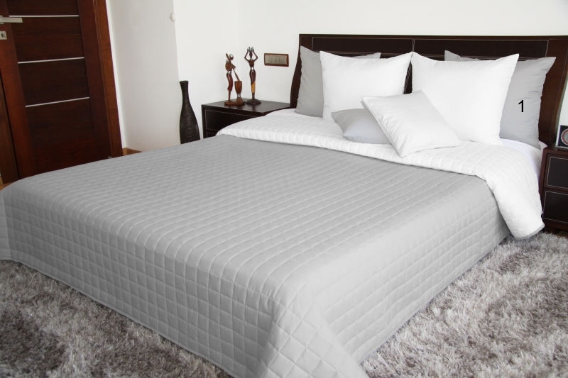 Dwustronne narzuty i kapy na łóżko w kolorze szaro białym