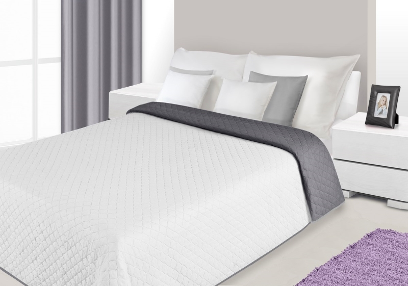 Dwustronna biało stalowa narzuta na łóżko