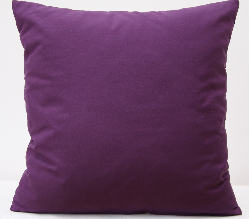 Fioletowa poszewka na poduszkę z mikrowłókna