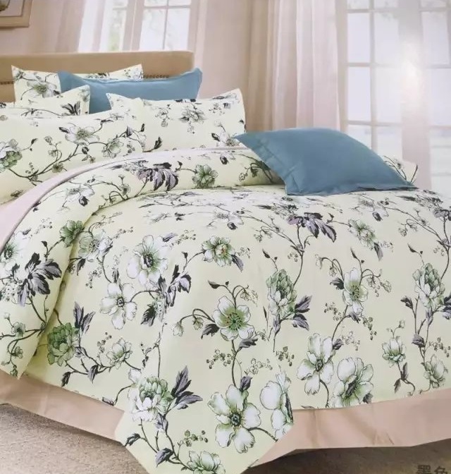 Elegancka pościel do sypialni w kwiaty