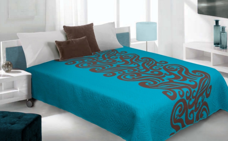 Narzuty dwustronne na łóżko turkusowe z brązowym ornamentem