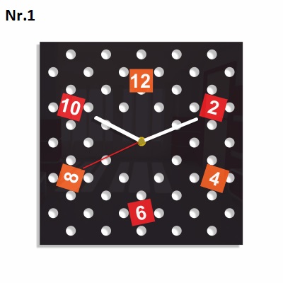 Czarne kwadratowe zegary z kropeczkami