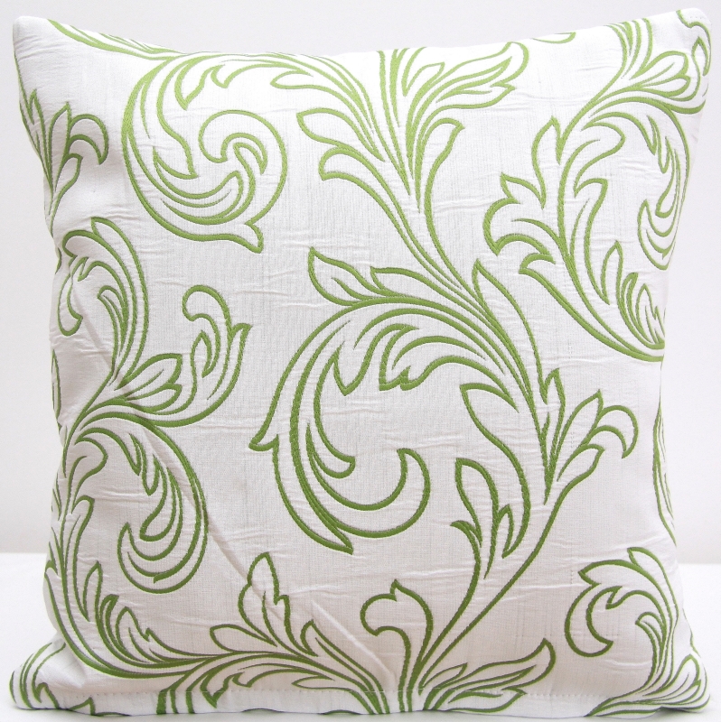 Poszewka na poduszke biała z zielonym wzorem
