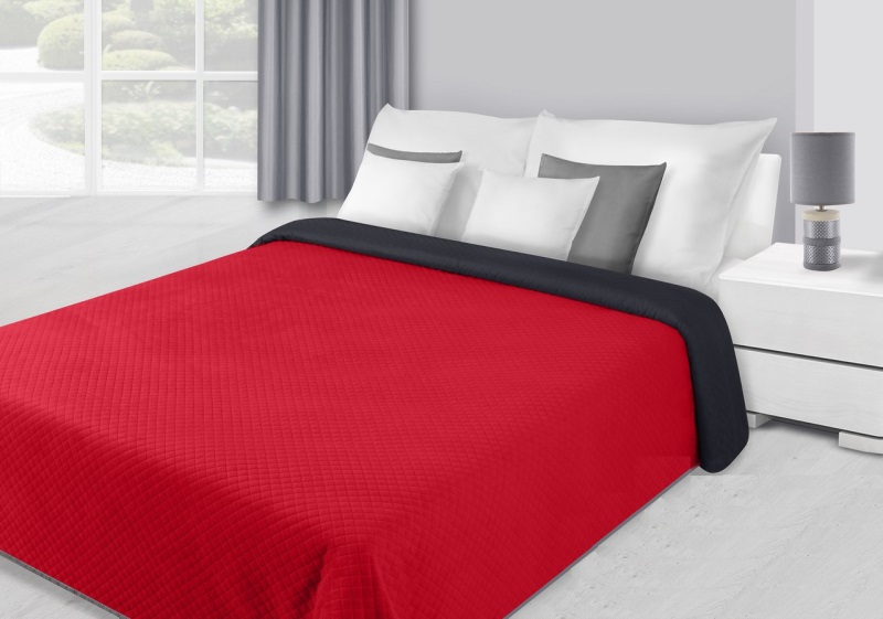 Dwustronna czerwona pluszowa narzuta na łóżko