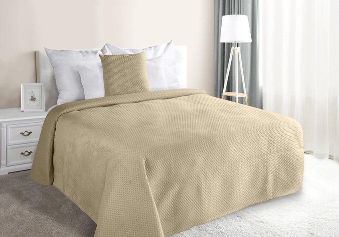 Pluszowa dekoracyjna narzuta na łóżko w kolorze jasnobeżowym