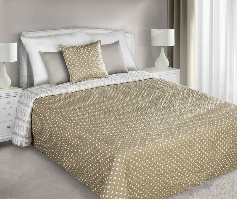 Narzuta dwustronna na łóżko w kolorze beżowym w białe kropki