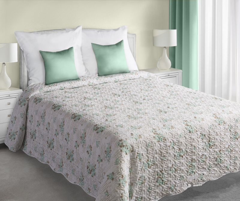 Dwustronne modne narzuty na łóżko białe w miętowe róże