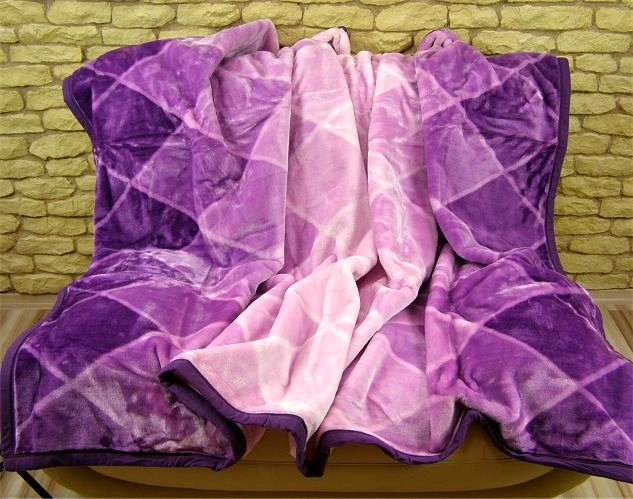 Koce akrylowe koloru fioletowego w romby