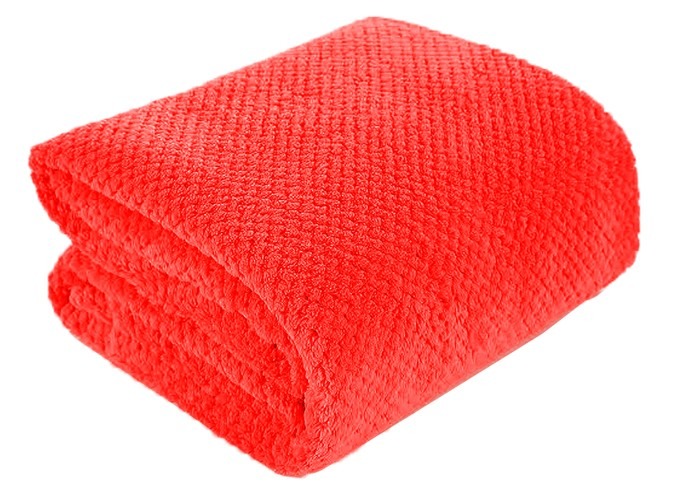 Dekoracyjne czerwone koce miękkie przyjemne w dotyku 150x200