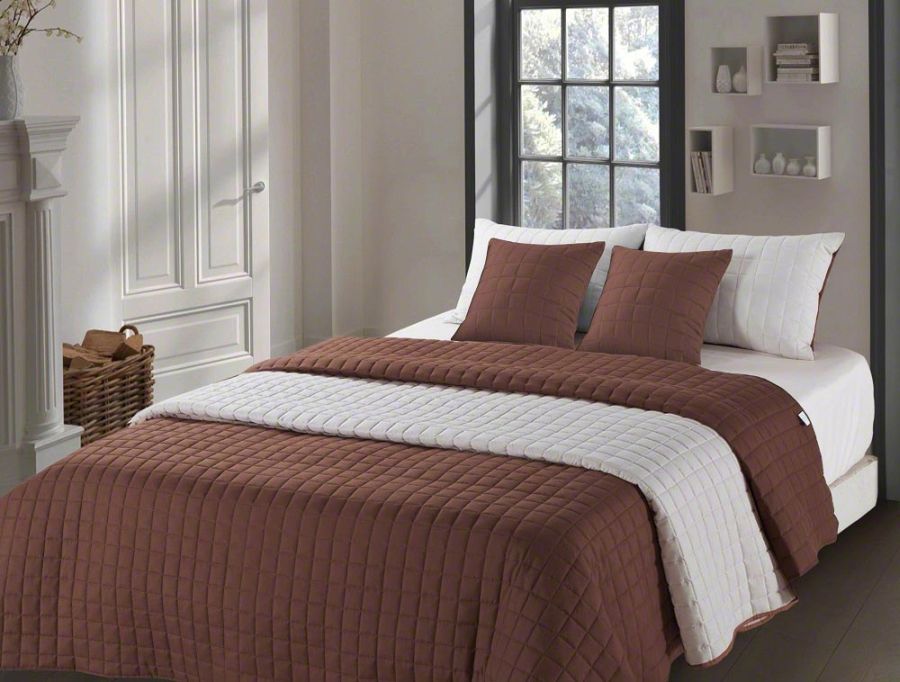 Stylowe dwustronne pikowane narzuty na łóżko koloru brązowo ecru