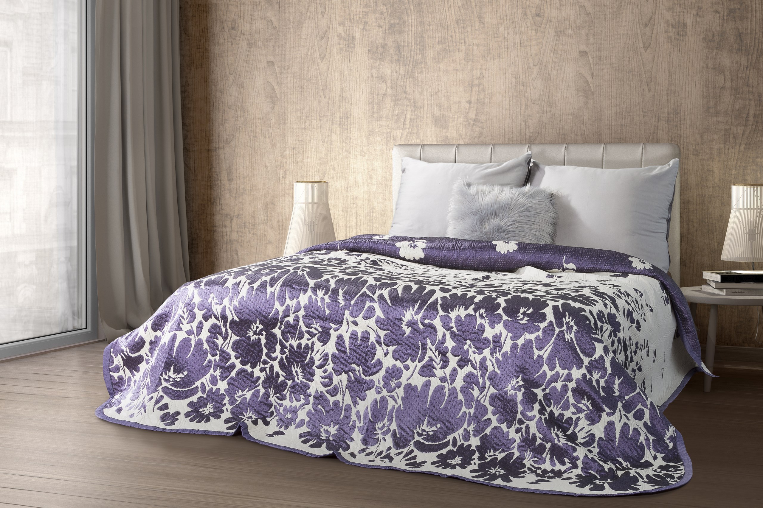 Ozdobna narzuta na łóżko w kolorze fioletowym