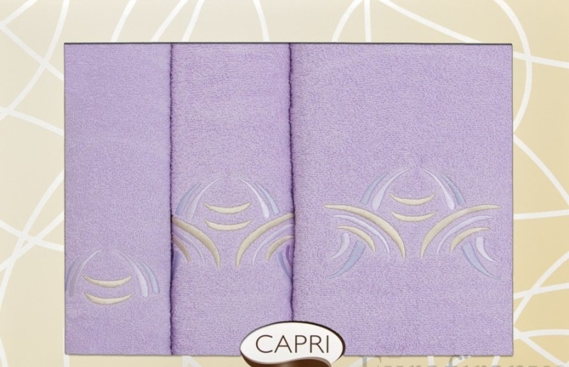 Komplet trzech wrzosowych ręczników różnych rozmiarów