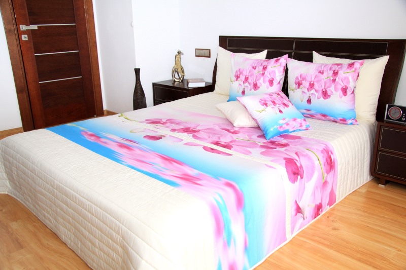Białe 3D narzuty na łóżko z różowymi orchideami